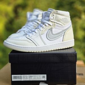 Jordan Sneakers in White and Cream